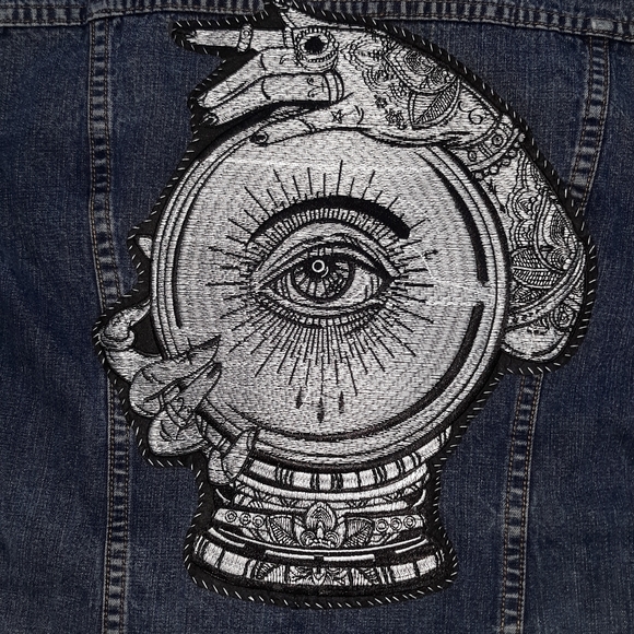 LAST ONE!! XXXL gorgeous huge crystal ball w tattooed hands IRON ON patch - Picture 4 of 11
